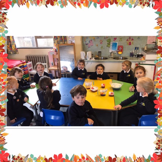 NotreDame_EY's tweet image. #WednesdayGroup 
#ScienceWeek  @FSAForestSchool Notre Dame! Nursery couldn’t decide which rain ☔️ cloud ☁️ was best!