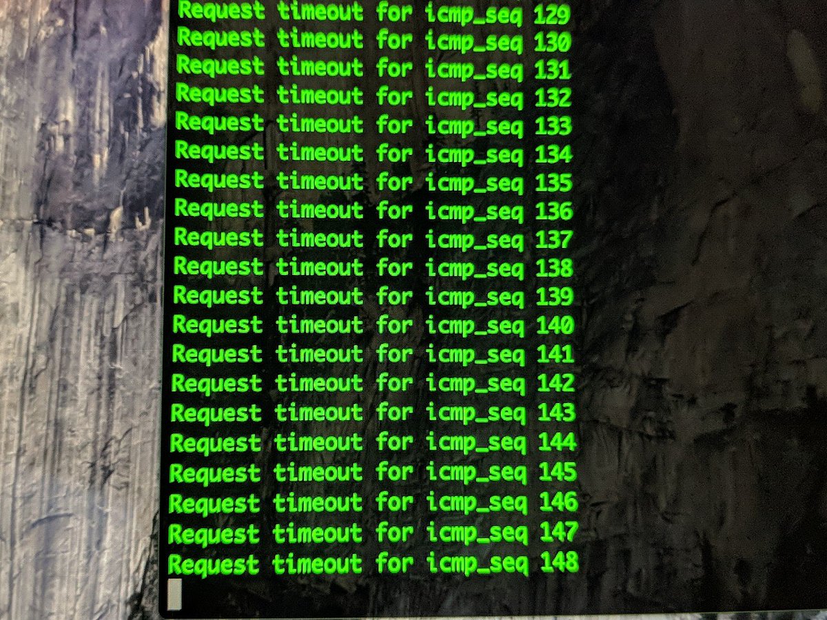 DriesCarmen's tweet photo. All internet connections are gone !! Wtf do I have to do now ? #telenet #nointernet https://t.co/TrEVp32toy