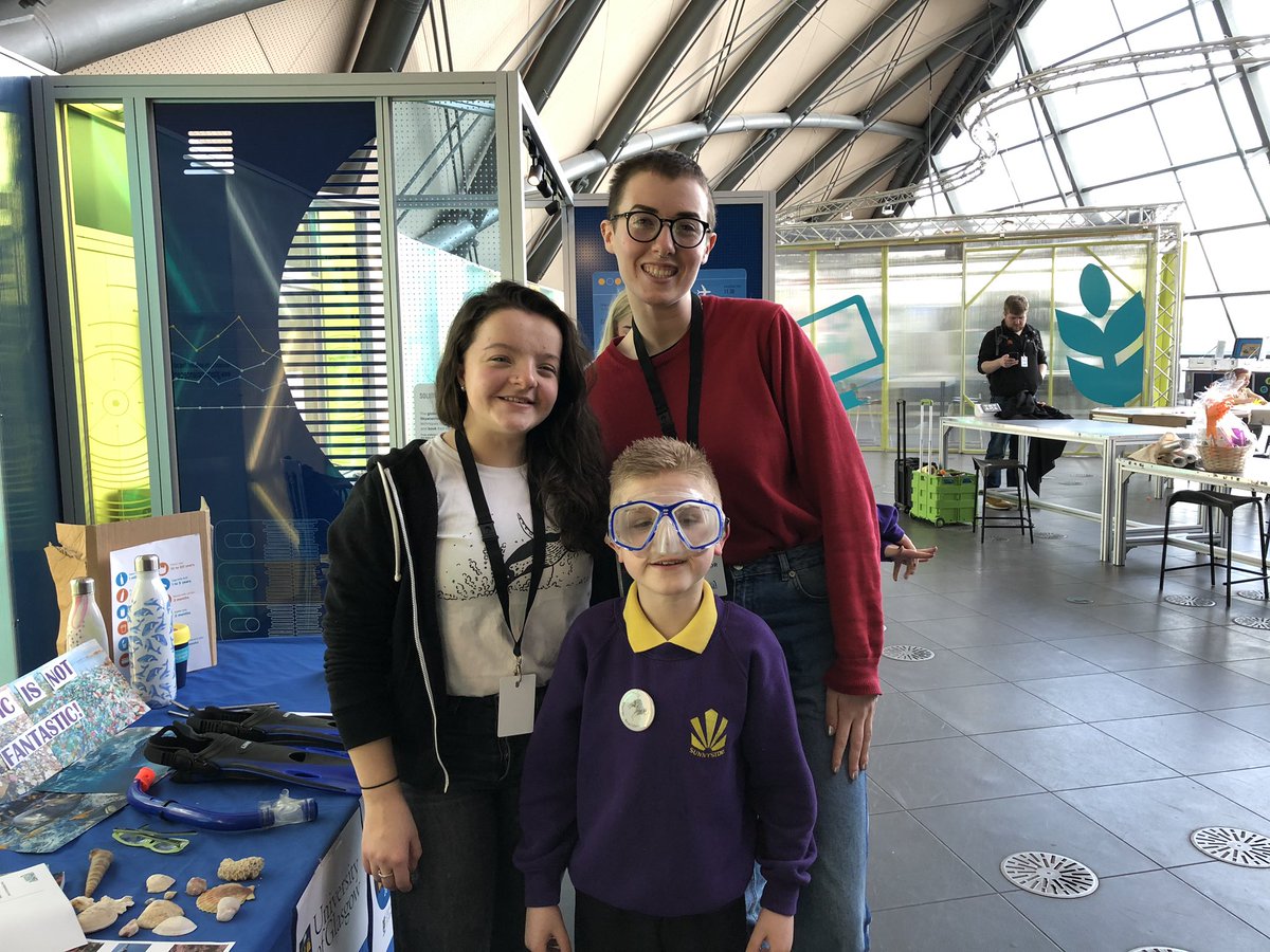 SunnysidePri's tweet photo. Fantastic to meet a group we’ve developed good links with over the last few years. @guegypt having been sharing their learning and discussing Red Sea MPAs &amp; the amazing life within during their annual visits to our Ocean Defenders! Great to see them at #CurosityLive today!🦑🐡 https://t.co/jcSscVIVot