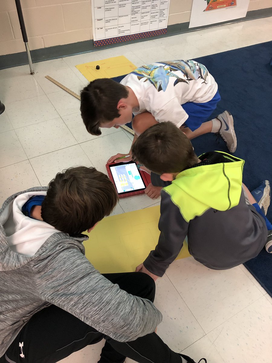 ecsetser's tweet photo. Coding our @Ozobot to help plan our our fairy tale trial. @chpinckneyelem @CCSDConnects #betheonepinckney https://t.co/K4U6GMXyk9
