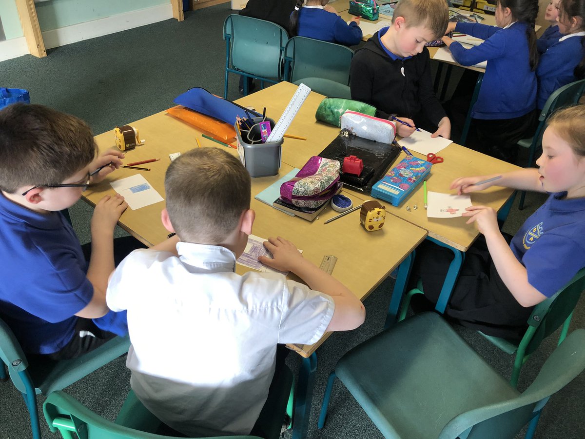 DeanburnPSP6MC's tweet photo. Today we were learning about what can be recycled and which is the correct colour bin to use! Great work everyone ⭐️ #DPSWasteWeek #WasteWeek2019 https://t.co/qB4AkGw1sI
