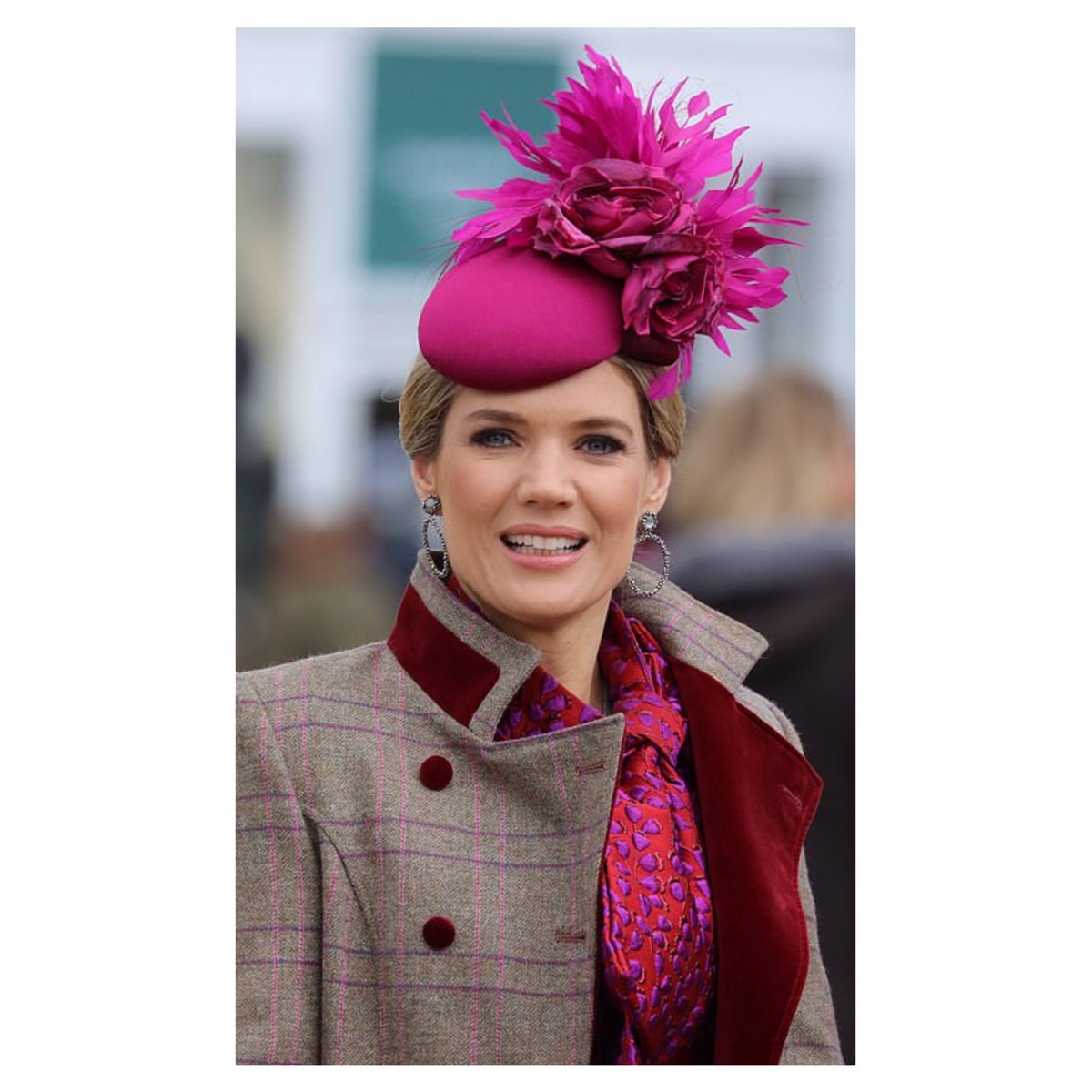 julesmillinery's tweet photo. The beautiful Charlotte Hawkins on day 2 of Cheltenham Races. Wearing our ‘Silk Floral Feather Percher’ teamed with Claire Mischevani suit and Guinea London coat 💞 https://t.co/CbYVcSfnUW