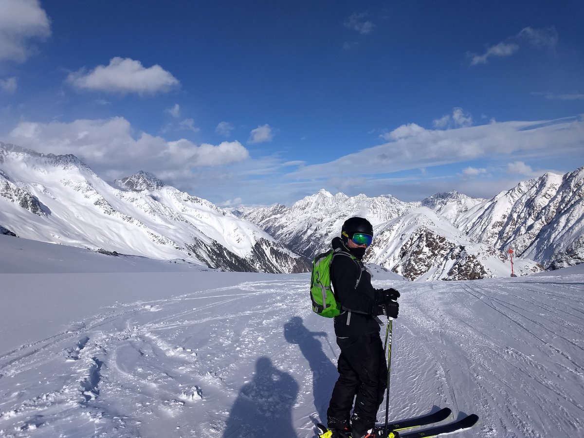 t3board's tweet photo. Fantastic afternoon with #TYPO3communityrocks at glacier #stubaiergletscher #intirol #T3BOARD19 #TYPO3 #lovetirol https://t.co/hGPkO3Tv9h