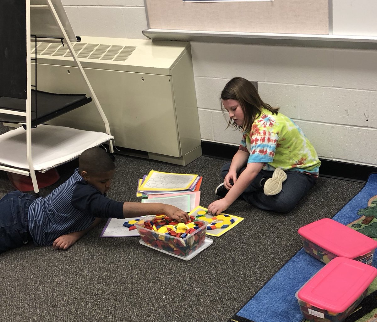 Students and staff were at Maupin today feeding the body and mind! #MaupinMatters <a href="/es_maupin/">MaupinElementary</a>