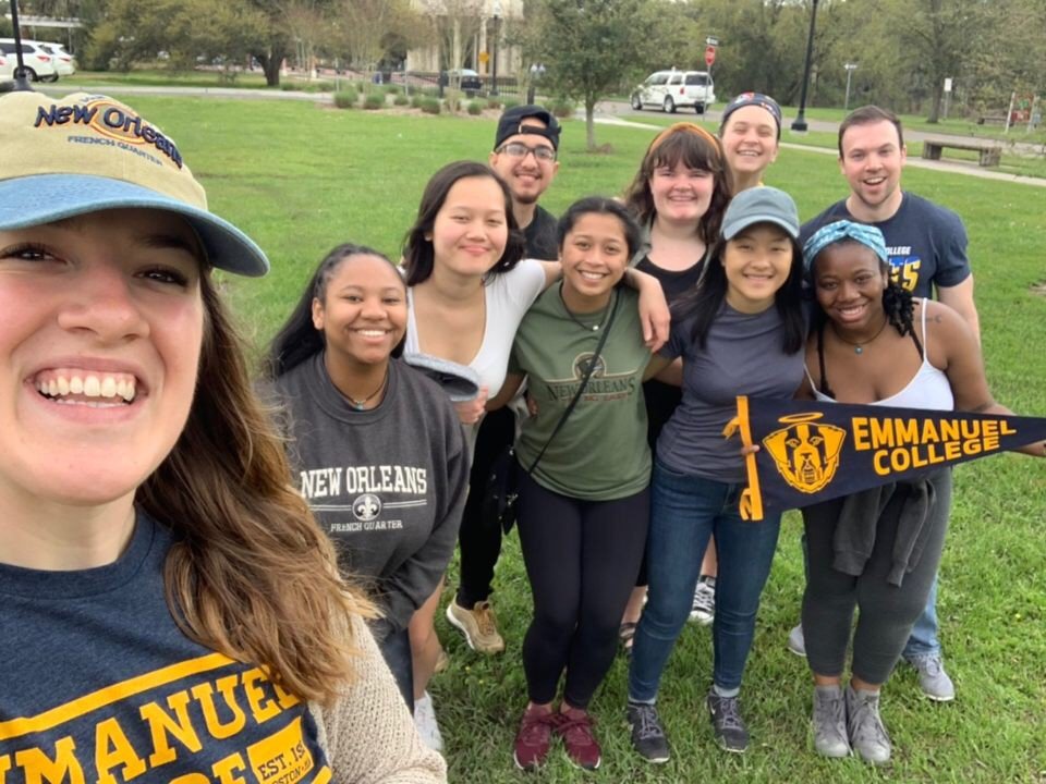 HaloEC's tweet photo. Saints Scanning the Globe! Our New Orleans, Louisiana Alternative Spring Break crew showing their school pride! #EmmanuelCollege https://t.co/aAKq1e6UVh
