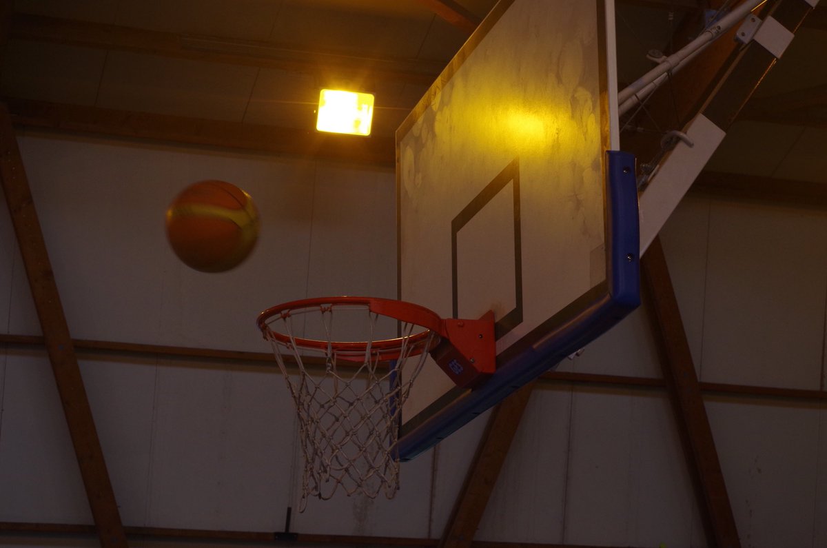 Quelques photos de la première Journée Sportive <a href="/VIACTI/">VIACTI</a> <a href="/SportpourToit/">Sport pour Toit</a>  co-construite avec les habitants du Petit-Nanterre <a href="/VilleNanterre/">Nanterre</a> , au Gymnase Léo Lagrange 🙂
#Merci à Toutes et Tous pour ce joli moment de sport citoyen et solidaire.
<a href="/14_farber/">Farid BERKANE</a> <a href="/alex_valensi/">Un coach pour avancer</a>