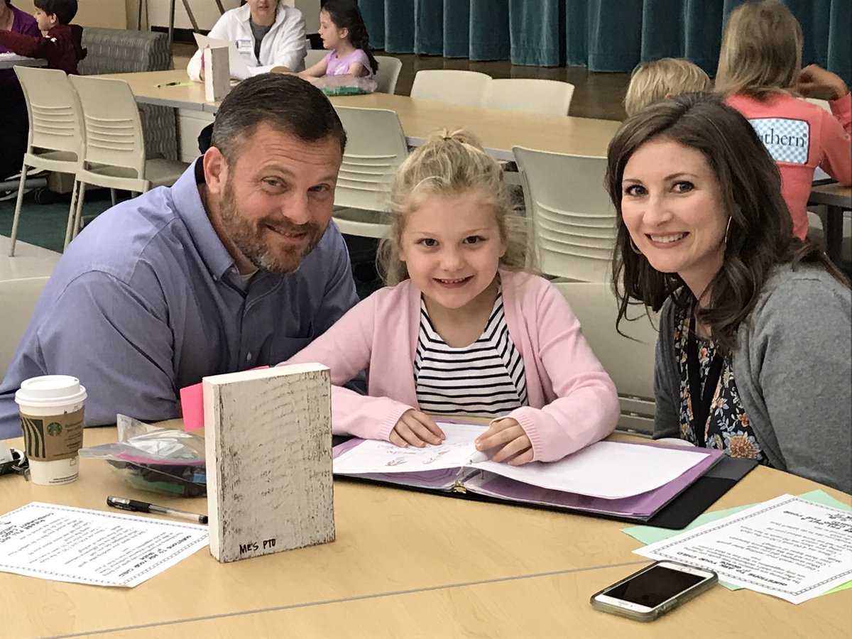 MixedupinBooks's tweet image. When our school lives and our family lives connect! Our 1st graders shared their growth today and our grown up @Midway_Mustangs couldn’t be prouder!! #mesEmpowers #180midway