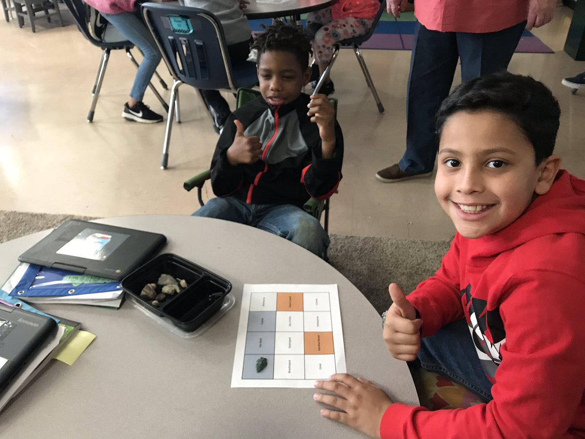 3rdGrdLemonade's tweet photo. Learning about fossils @mcdowell_elem @laurendhyatt @AmandaC_Inman @mm_sandrell https://t.co/ZmkaBmEcto