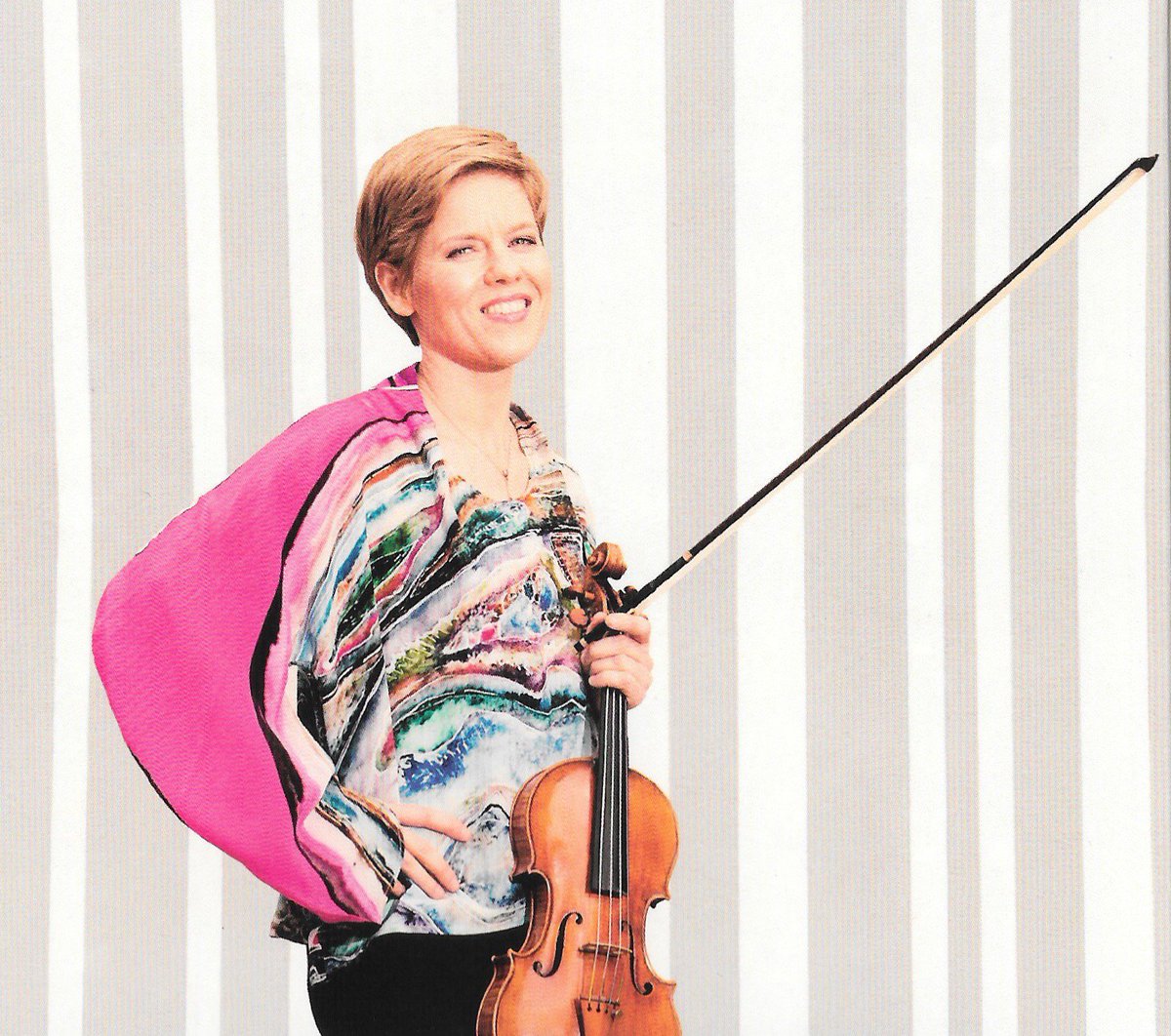 Stradivari_1704's tweet photo. #JustUnpacked
#Bach Violin Concertos
Sinfonias - Overture - Sonatas
#IsabelleFaust 🎻 w/ Bernhard Forck (Konzertmeister)
Xenia Löffler (Oboe) & @Akamus
@harmoniamundi @ImpSim @PIAS_USA #MartinSauer #TeldexStudioBerlin https://t.co/gpbVU3v8Xe