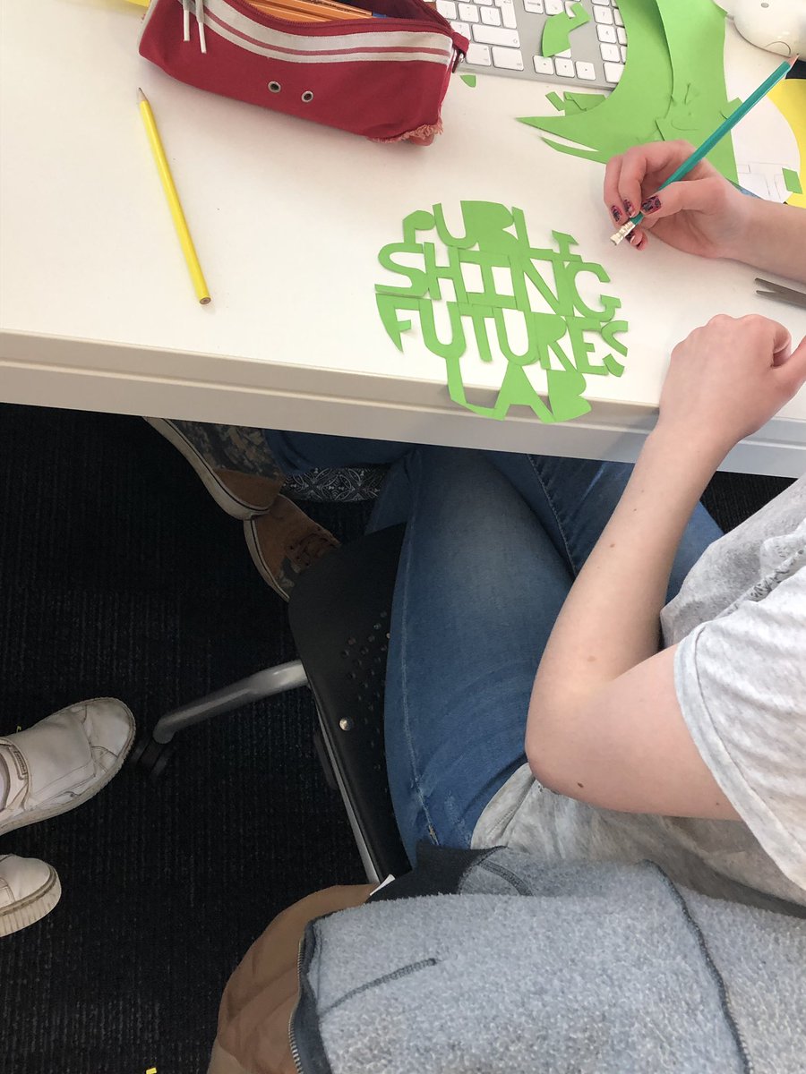 PinkParrot1's tweet image. Hive of industry at today’s @BSUPublishing branding day #createlab