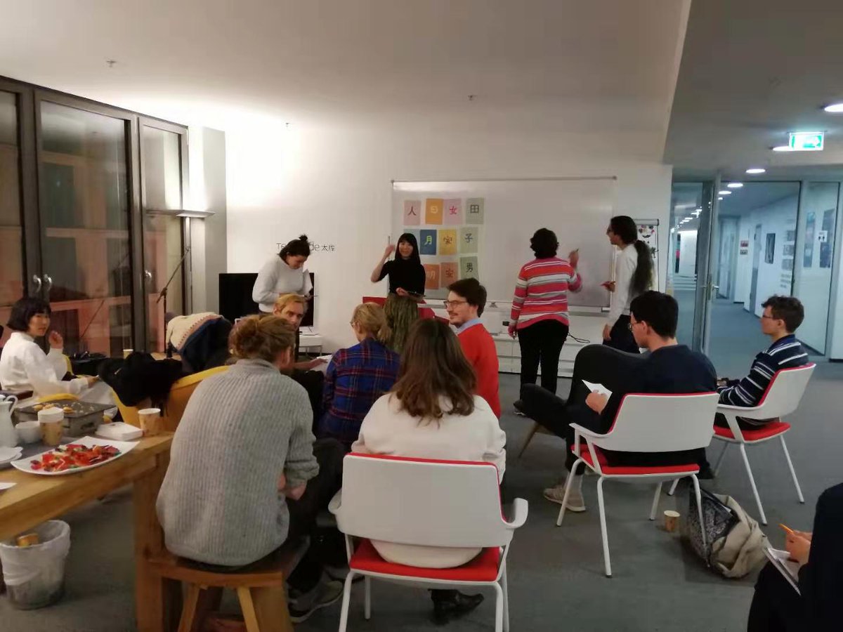 TechCode_Berlin's tweet image. Miss Gina from Lang lang has just returned with amazing Hanzi Workshop! Live at TechCode!
#techcode #berlin #china #chinese #meetup