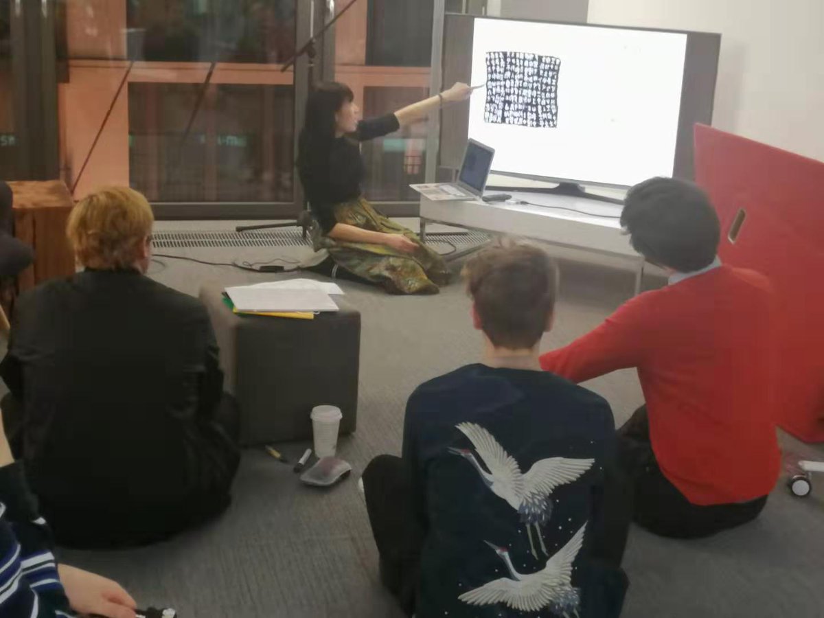 TechCode_Berlin's tweet image. Miss Gina from Lang lang has just returned with amazing Hanzi Workshop! Live at TechCode!
#techcode #berlin #china #chinese #meetup