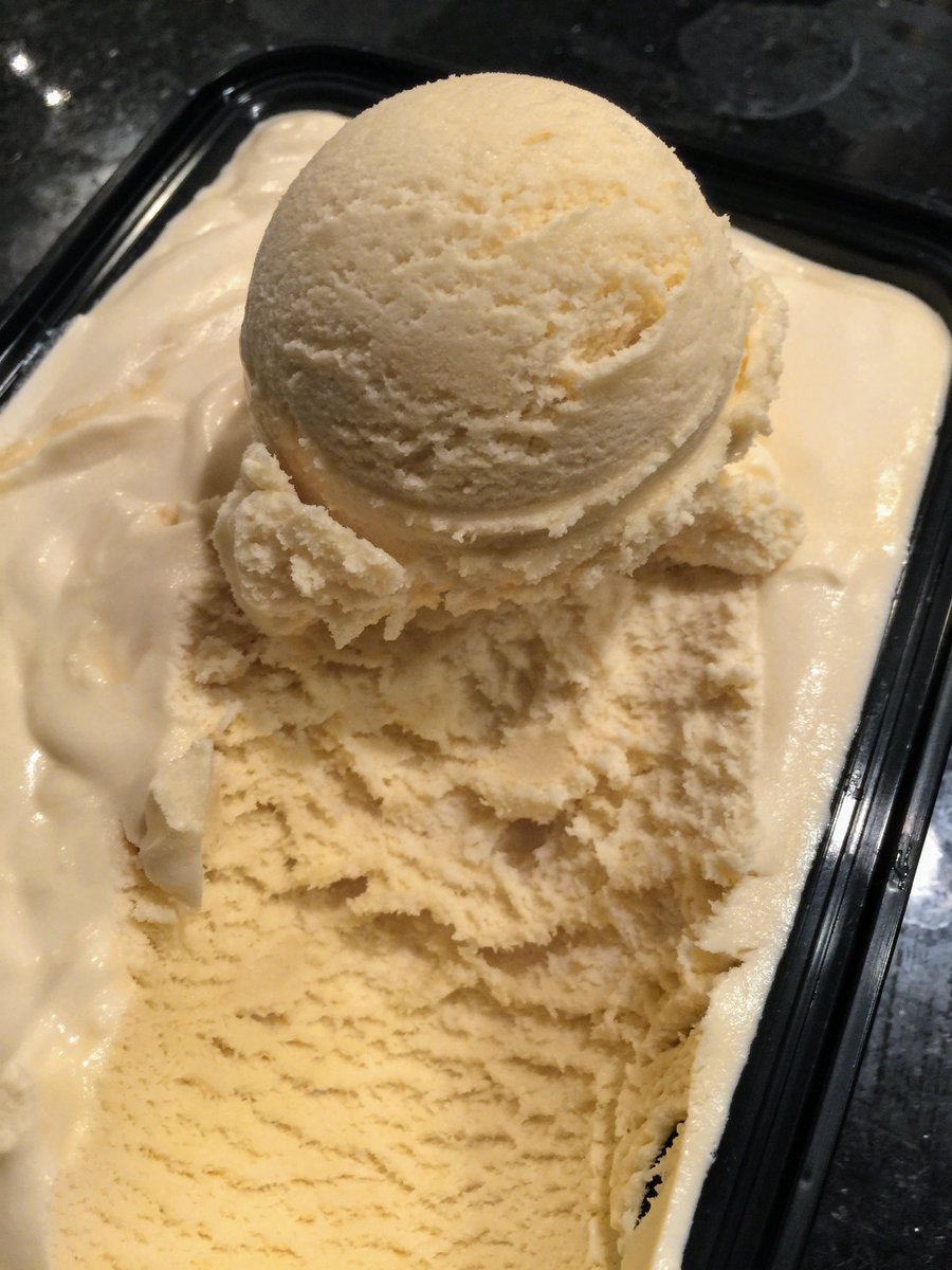 Baileys Irish Cream Ice Cream Recipe- Super easy and delicious :) great excuse to buy some <a href="/baileys/">Bailey Steinworth</a> icecreaminternational.com/baileys-irish-…