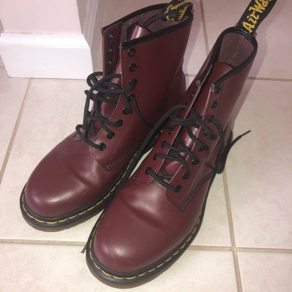 JenLovesJava1's tweet image. So good I had to share! Check out all the items I'm loving on @Poshmarkapp #poshmark #fashion #style #shopmycloset #drmartens #dianevonfurstenberg #luckybrand: posh.mk/YZCofelr1U