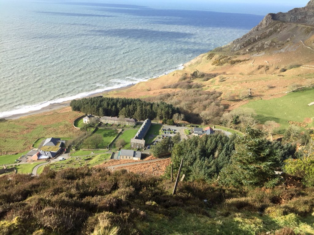 alunrees61's tweet image. Visiting @NantGwrtheyrn1 wasn&apos;t part of our plan. Then serendipity intervened. A walk down the valley for a coffee, to find so much more. Capel Seilo packed with history. From abandoned village to vibrant cultural centre. Ardderchog. #Llithfaen #LlynPeninsula