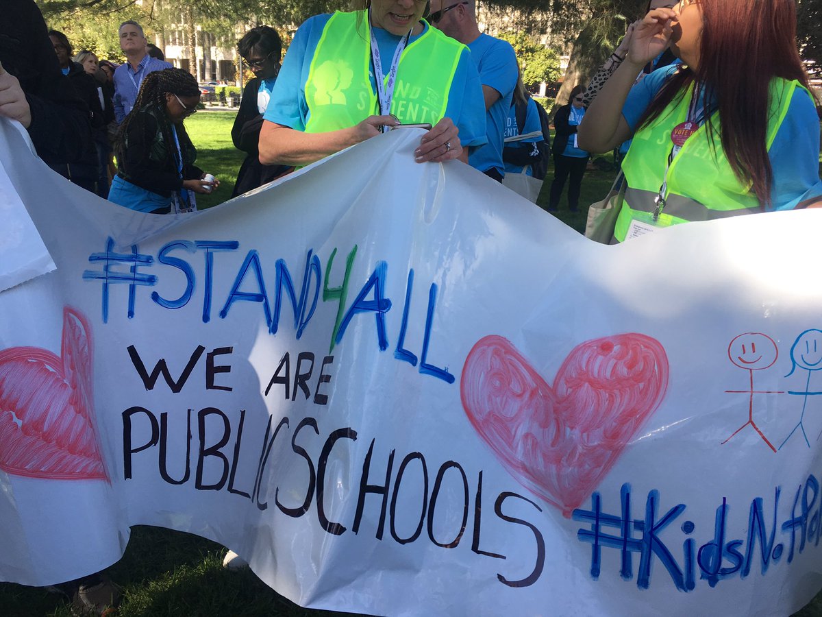 BuyQgpo's tweet image. Proud to #standforall students at the capitol today with 6,000+ #charterschool students, families and supporters. #KidsNotPolitics