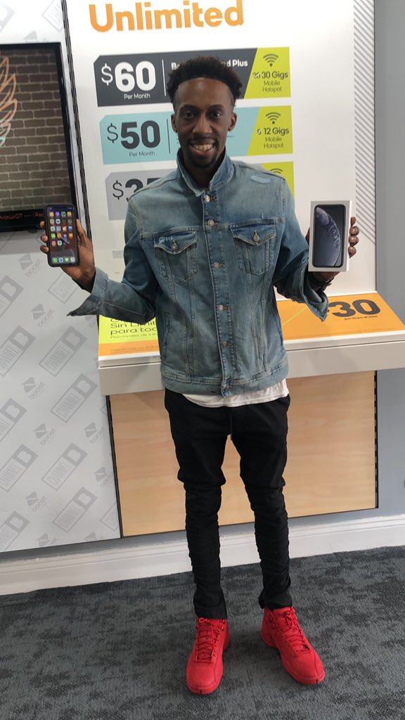 qmobileboost's tweet photo. #IphoneXR #HappyCustomer #SwichPromo #TuVozUnion @alexhyperlink @ipyong25 @mshannon1126 @SPGMikeNJ @mattmcdrop @vfiori56 @joseq_tuvoz https://t.co/7YVpB4MlYS