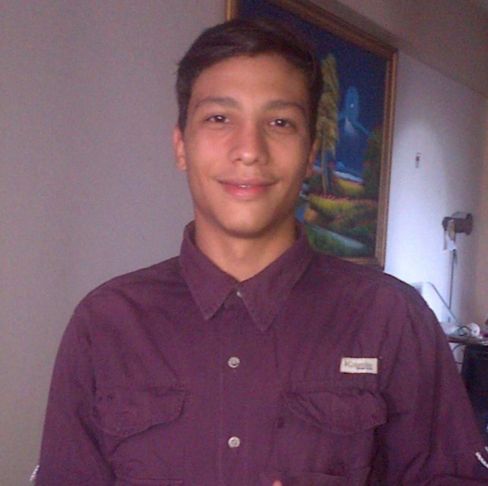 Yovanny Eslayer Muñoz cédula 22778607 asunto: KP01-P-2017-032282 ha sido nuevamente golpeado en la cárcel de #uribana Director ordena que se muera allí como Virgilio Jiménez #14Marzo #Barquisimeto
Abrimos hilo: