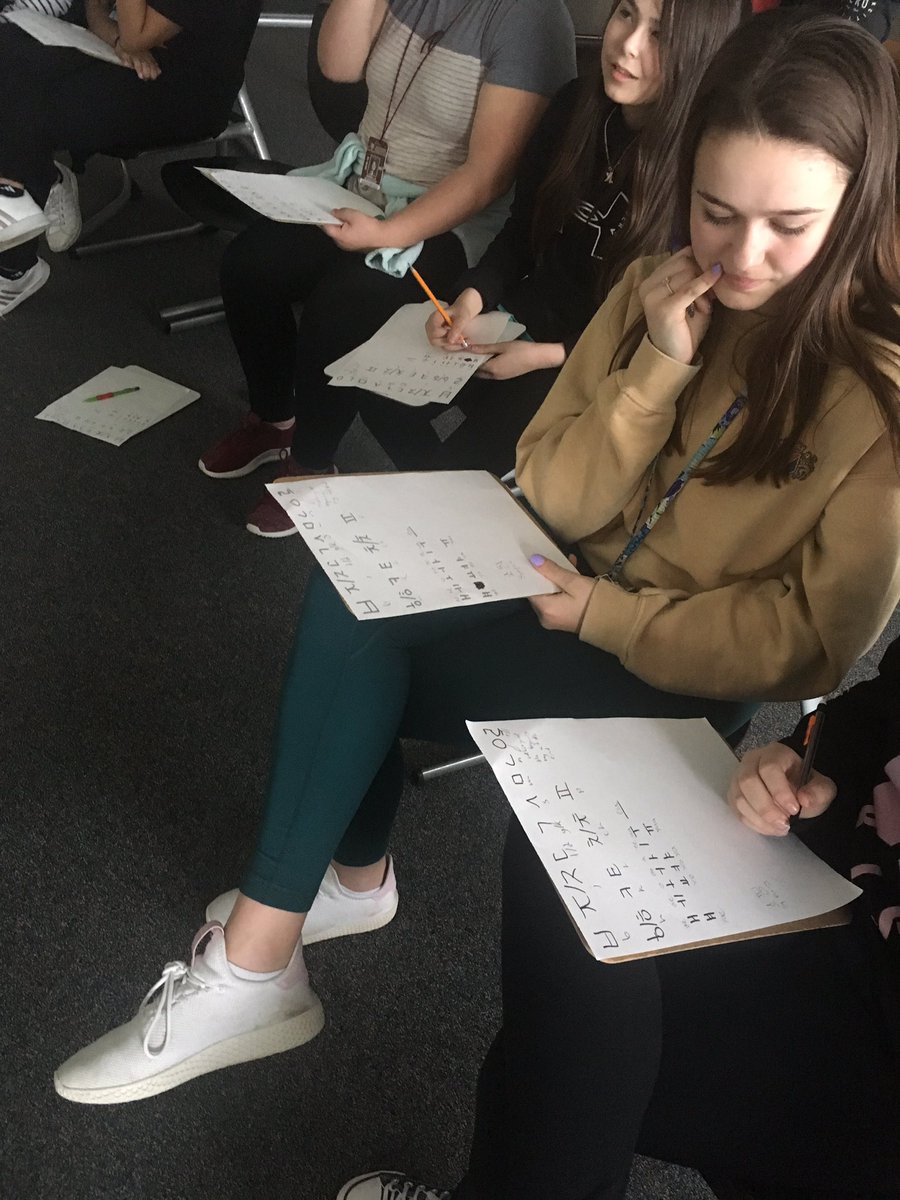 mariapettinger's tweet photo. Time to practice spelling in #Korean! #iChoose #learnerled #education @HSMSTigers https://t.co/0YyUDzMxPN