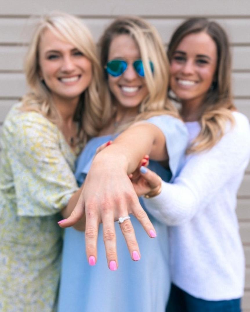 Engaged?! 💍 Congrats!

From #bouquets to #centrepieces, #boutonnieres to #flowercrowns, #TheBlossomShop has your #dreamwedding covered.  ⁣

Pop into our shop at 167 Bridge St, #CarletonPlace or visit blossomshop.ca 

#engagaed #justsaidyes #congrats #Smallbizsat