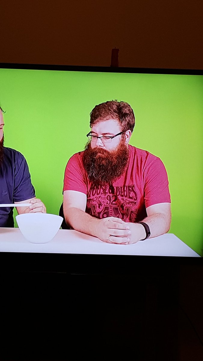 JustLucyMusic's tweet photo. @MattMentalist and I saw a funny show at the Edinburgh fringe last summer and randomly... the same guy appeared on our tv screen tonight after a long queue of YouTube randomness... hello again @GaryGKnightley https://t.co/SdrvtwPp7L