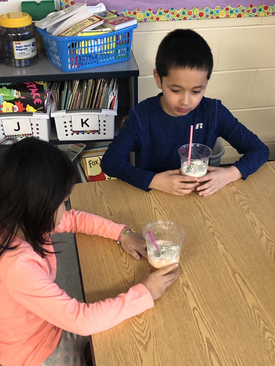 Corrine_Geiger's tweet photo. Practicing some how to writing with a yummy twist. #howtowriting #learningisdelicious #stpatricksday #SASDNEXT #SASD_EMC @cquinnbuck https://t.co/gM73S3ogqc