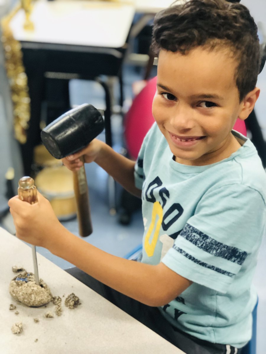 mrsditarando's tweet image. No study of rocks and minerals is complete without a day of fossil fun. I think these future paleontologists would agree. #diggingit