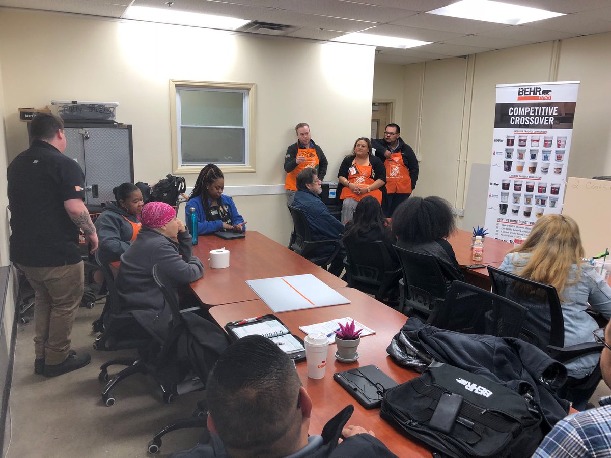 caseyo_behr's tweet image. Great Pro Paint Training Today With Pro &amp;amp; Paint Associates On The Corner Of 47th &amp;amp; Western!!! Thank you ⁦@ghutch1988⁩ ⁦@HomeDepot1986⁩ ⁦@KevinOBoyleHD⁩ ⁦@ezzyavila⁩ for the support!!! ⁦@ScottRud1⁩