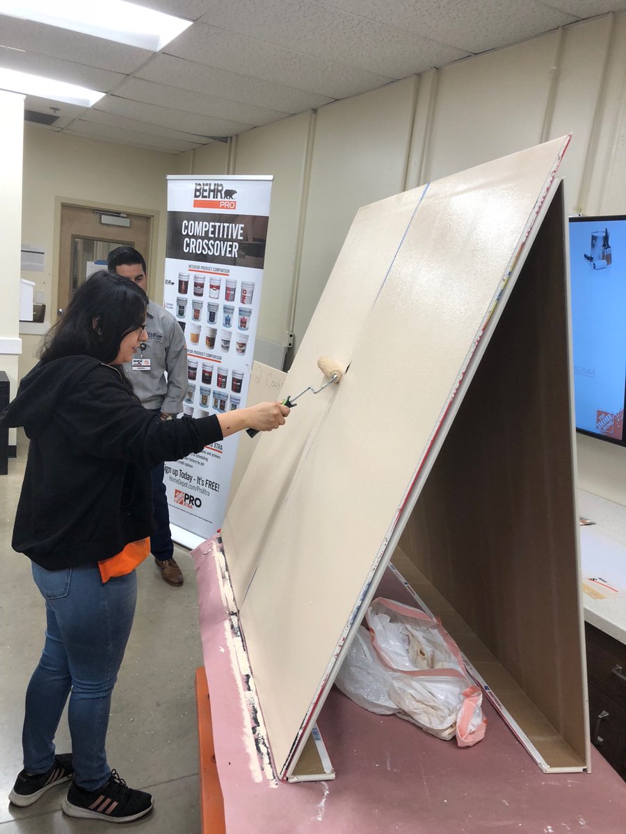 caseyo_behr's tweet image. Great Pro Paint Training Today With Pro &amp;amp; Paint Associates On The Corner Of 47th &amp;amp; Western!!! Thank you ⁦@ghutch1988⁩ ⁦@HomeDepot1986⁩ ⁦@KevinOBoyleHD⁩ ⁦@ezzyavila⁩ for the support!!! ⁦@ScottRud1⁩