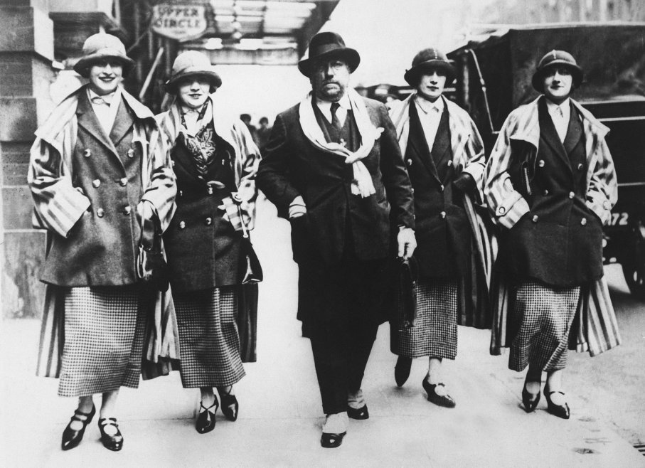 WordsAcrossTime's tweet photo. Poiret
Harold Koda, Andrew Bolton, Nancy J Troy
#Poiret b #April1879 #LesHalles d #April1944 #Paris #Military #Service #WW1 #KingOfFashion #Style #Authors #HaroldKoda #AndrewBolton #Nancy #Troy #WATBookList #Publisher @metmuseum #May2007 #Couturier #LouiseChéruit #Dressmaker https://t.co/PZChrMbcmd