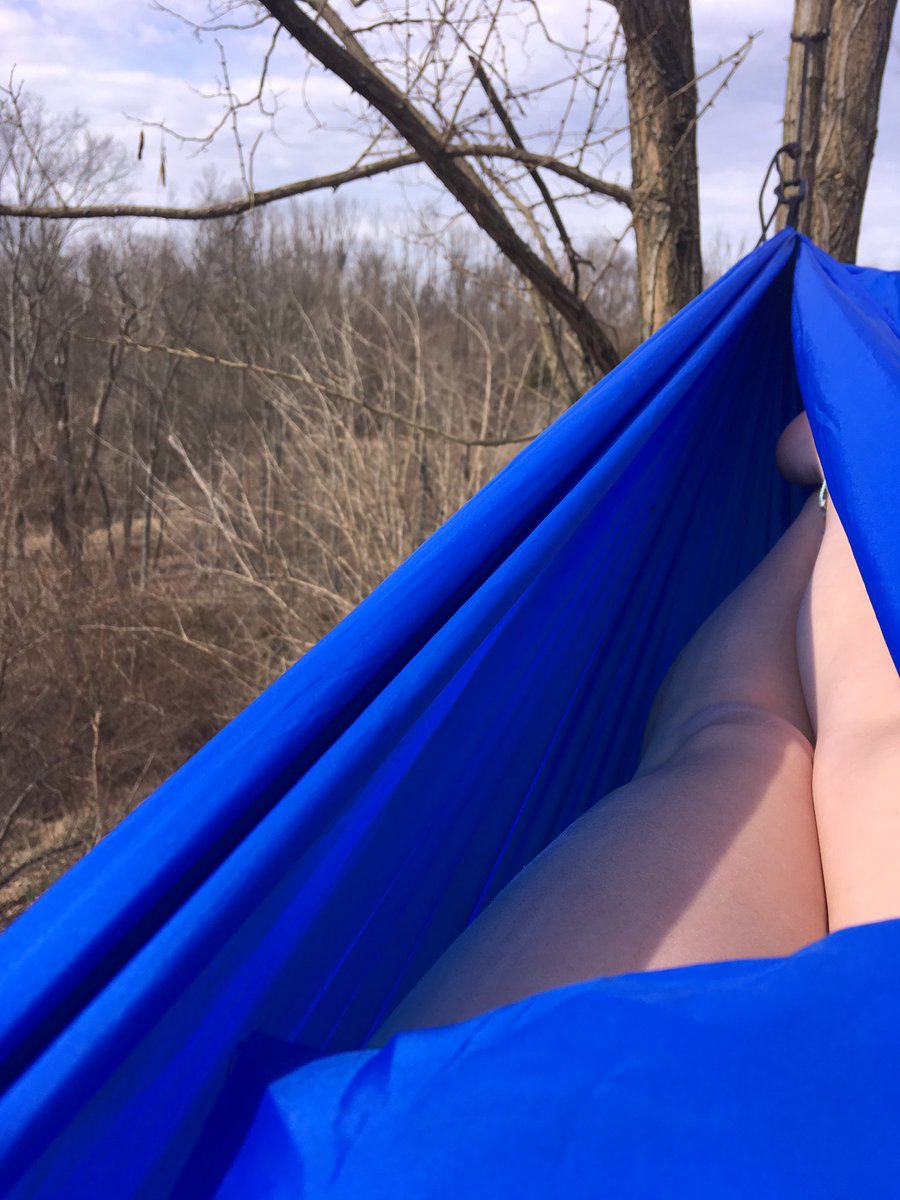 Kylez_C's tweet photo. Perfect hammock napping weather? https://t.co/PEw0LAHGQf