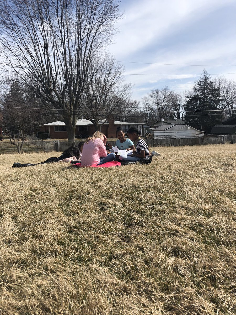 Just a little reading in the sunshine this afternoon! #whatabeautifulday <a href="/WayneTwpSuper/">Dr. Jeff Butts</a> <a href="/McClelland_ES/">Jennifer Nichols</a> <a href="/marymhendricks/">Mary Hendricks</a> <a href="/MelonyBoyd17/">Melony Boyd</a>