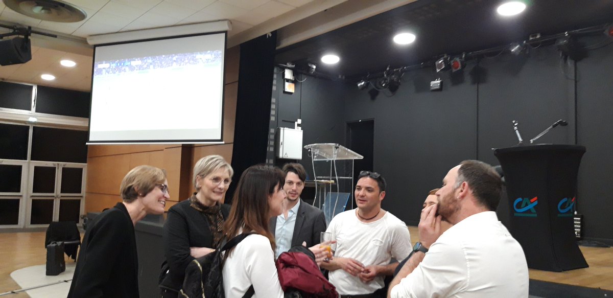 <a href="/ca_centrest/">Crédit Agricole Centre-est</a> ca Caisse Locale   sociétaires dans l'action OL Barça,,,