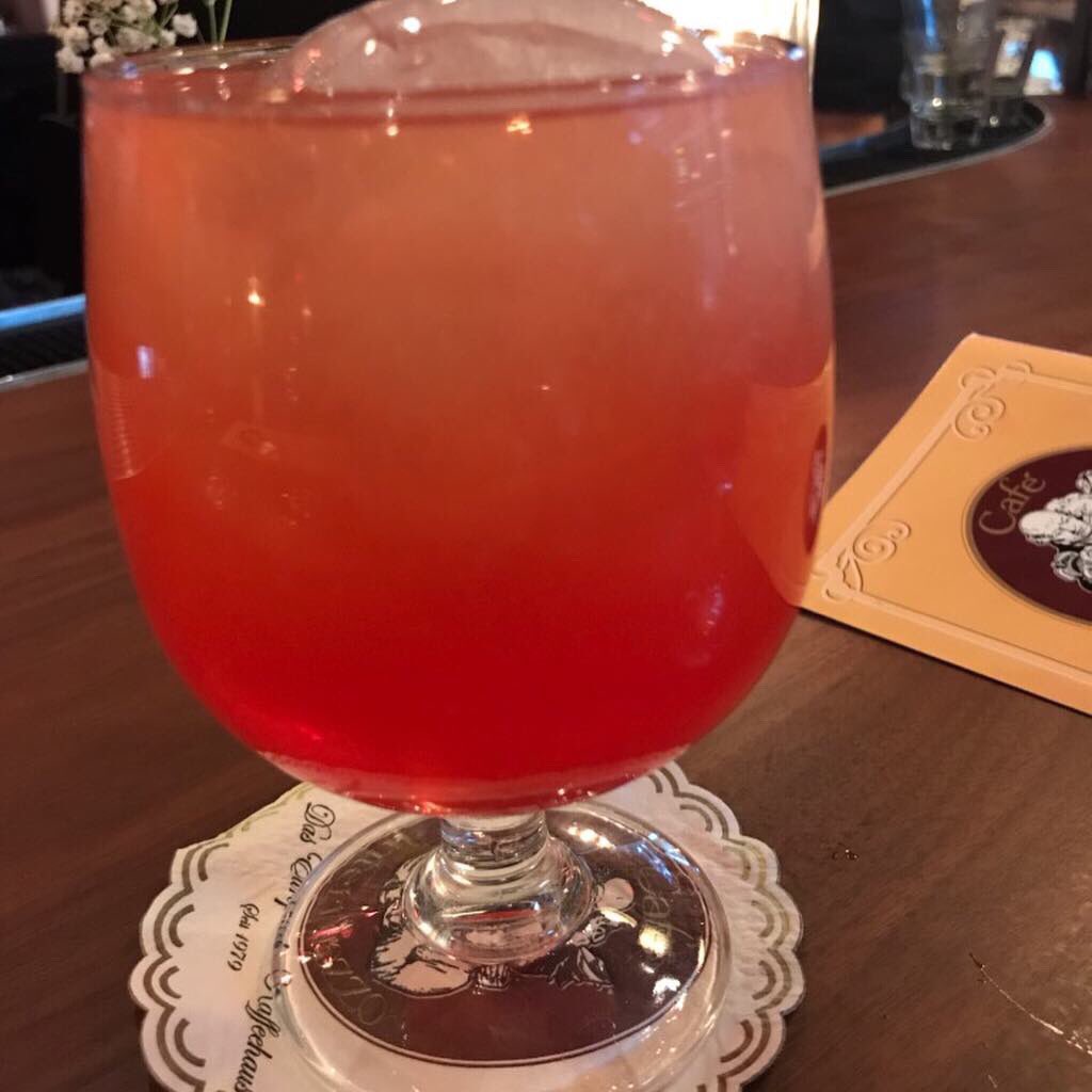 luvinutina's tweet photo. Sometimes you have to change things up. No run tonight, out celebrating our new homeowner!! Congrats. #fitfam #friends #celebrate #run #notrun https://t.co/PfYMFrWUJE