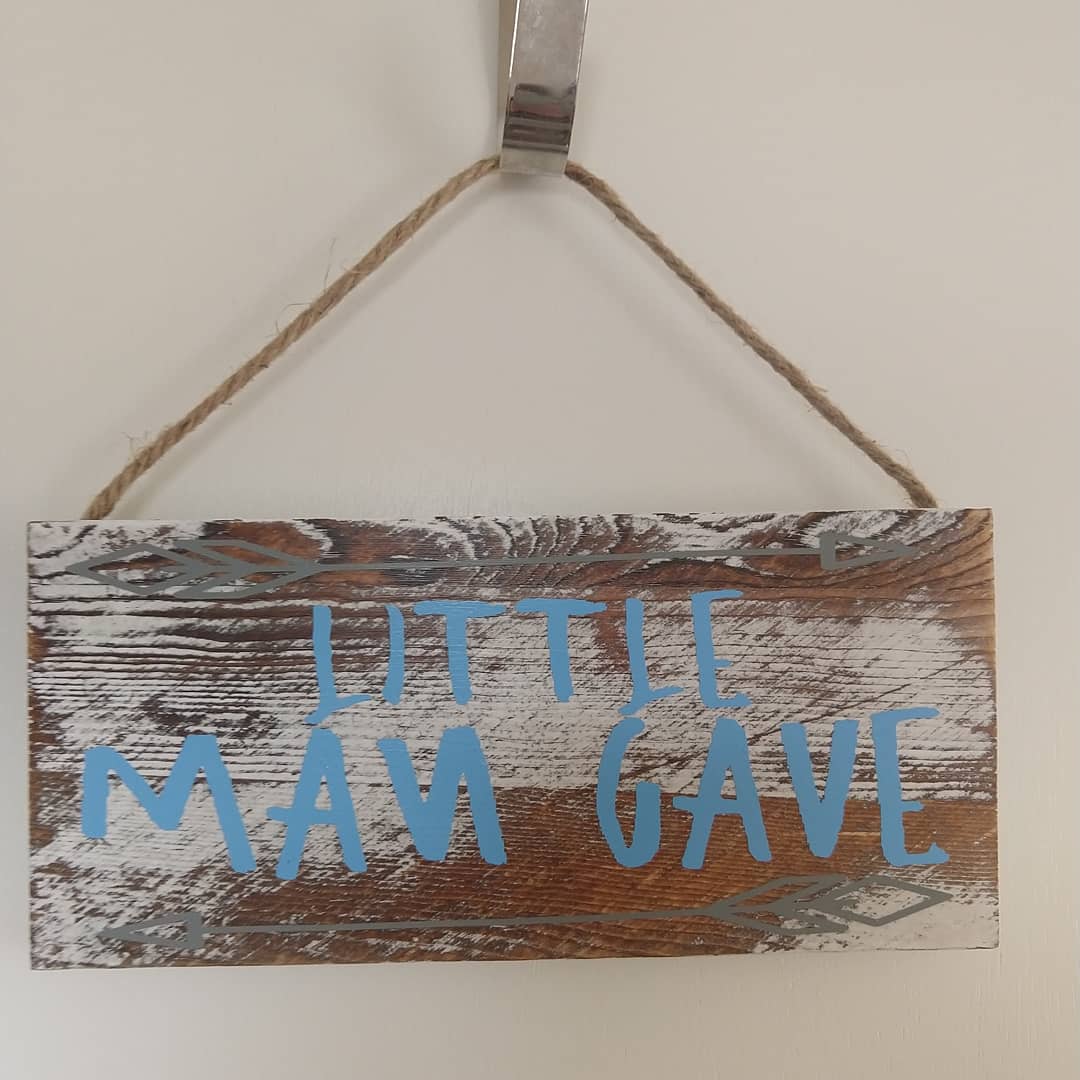 arrowmama127's tweet photo. Wooden sign I designed and made today. Let me know if I can make you anything. Like and share please! #likeandshare #littlemancave #arrowmamadesigns #likemeonfacebook
#facebookdown https://t.co/QUzfTXVh7K