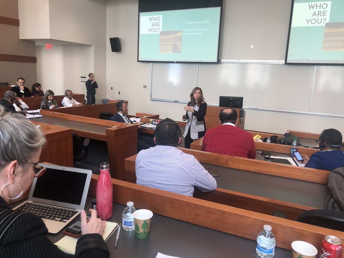 robertoaizuriet's tweet image. El liderazgo auténtico crea un cambio político por @LeadConn