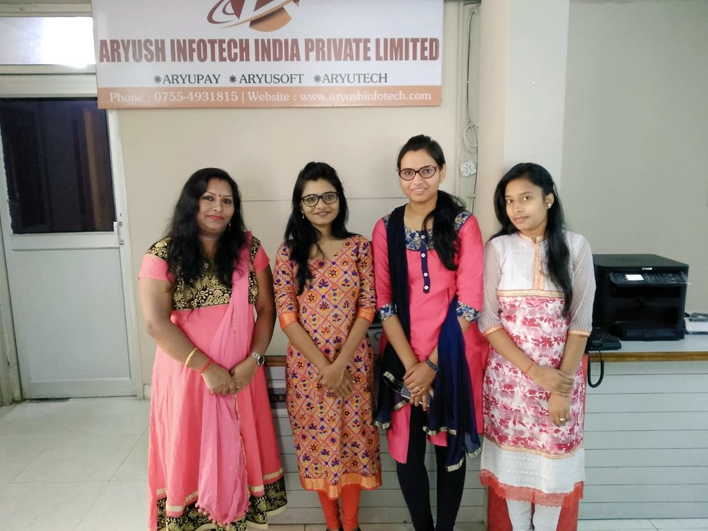 surendrashahwal's tweet photo. #InternationalWomensDay2019
8 March 2k19 #ArYuTeam
#AryushInfotech #ArYuGroup #Khushboopal   #India https://t.co/QuY7qyr1I6
