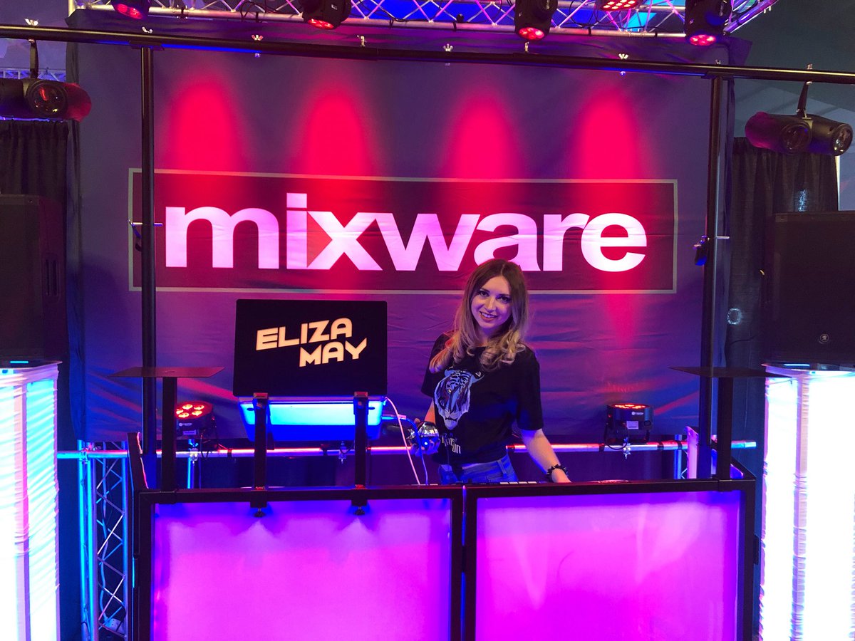 mixware's tweet photo. We had a blast on day 1 of Mobile Beat Las Vegas. See everybody back for day 2 today! #mobilebeat2019 #mixwarellc #novopro #colorkey #mixarsprimo #magmacases #decksaver https://t.co/4DG1camvXz