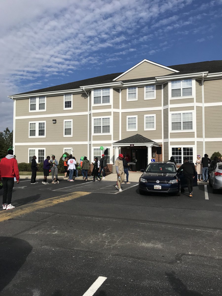 hawksrunapts's tweet photo. Come join the fun at #ardensrun! #umes #party #midtermstudybreak https://t.co/aq6XFaibLX