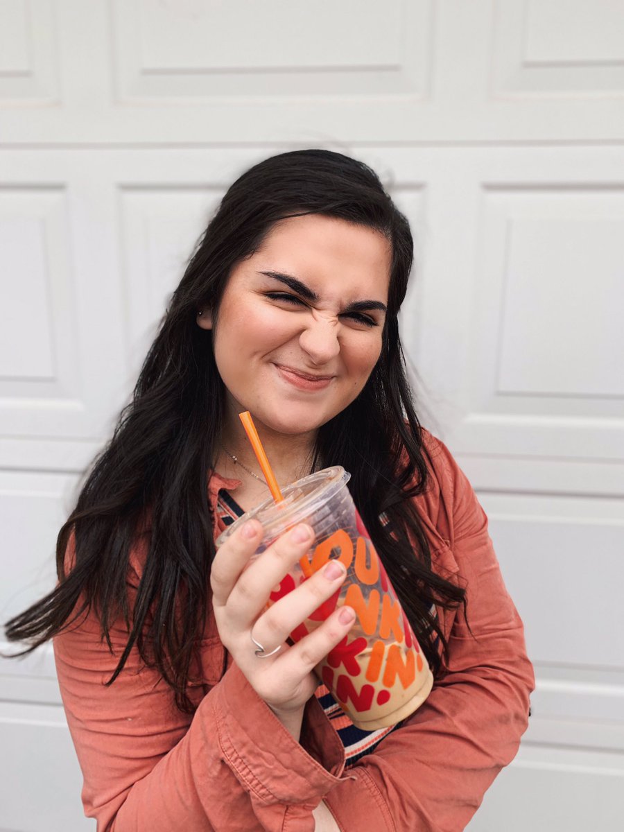 carinacafiso's tweet image. well since instagram is down, i guess twitter is seeing these first. #facebookdown ... whats good @dunkindonuts ?? 🧡