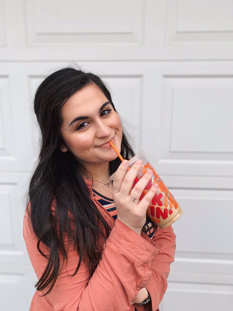 carinacafiso's tweet image. well since instagram is down, i guess twitter is seeing these first. #facebookdown ... whats good @dunkindonuts ?? 🧡