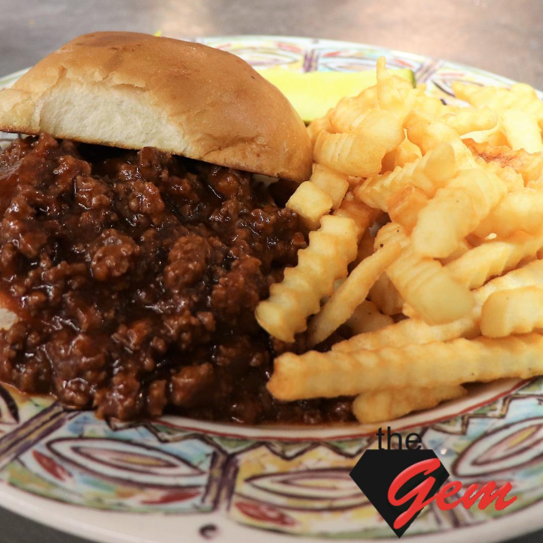 thegemdiner's tweet photo. Let's hope SU isn't as messy as our special! #gemdiner #sloppyjoe #fries #go SU #eatlocalcny https://t.co/xLpMIPuCqp
