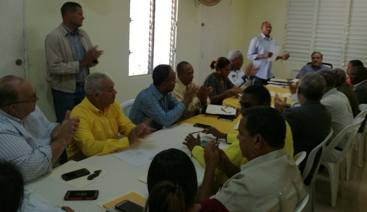 jr_cosma's tweet photo. Ahora mismo en la Reunión del Comité Político ampliado del @PQDCenlinea 
#LaRevoluciónDeElías https://t.co/3AcxPTrYCX