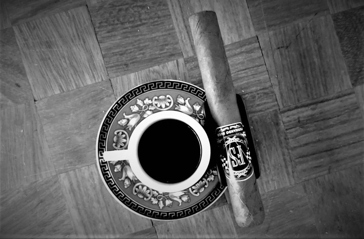 suedcigar's tweet photo. #nicetaste, #newtaste, #FScigar, #tobacco, #smokers, #cigarroaficionado, #puros, #puro, #cigarros, #cigarro, https://t.co/RNdxNhkoEB