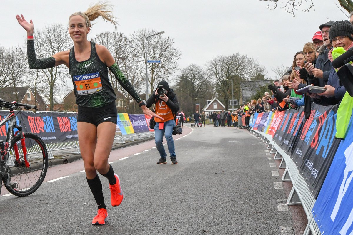 TopatletiekLive's tweet photo. Naast Susan Krumins nu ook Michel Butter naar Parelloop Brunssum! En met Jesper van der Wielen, Stan Niesten, Frank Futselaar, Mike Foppen en Edwin de Vries! #Parelloop #24maart2019
📸 Erik van Leeuwen https://t.co/FjPXGKVqAV