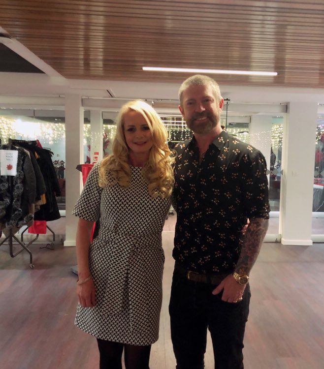 DonnaTurnerIrw1's tweet image. Fun inspirational evening with 💕 @leestaffordhair @illingwv @ShelaghLegrave  @CherylSmith1987 @jochappel4 #changinglivesthroughlearning @CrawleyCollege @Chi_College #amazingfood #lovemyjob💇‍♀️