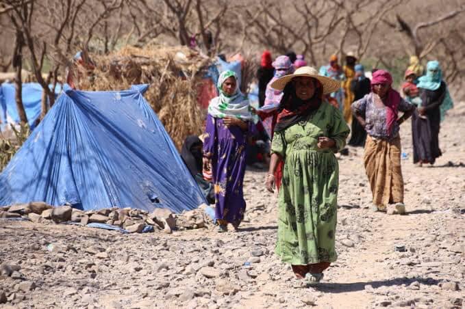 Souz99Al's tweet photo. I stand as a collective of women in Yemen who against the strangest odds paved the way for me . If not for them, I wouldn’t be the person I am now. I stand for every single woman and will never “trade” with their cause. I am them and they are me. #AccountableAid https://t.co/5zm9IRhGgD