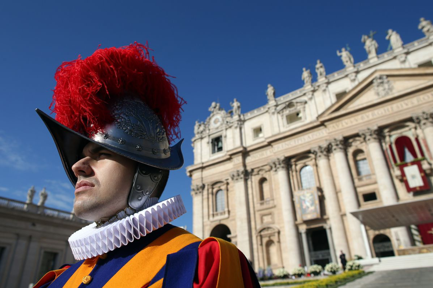 The Swiss Guard’s helmets are getting a #3Dprinting modern update. hp.tl/6018EnMHu