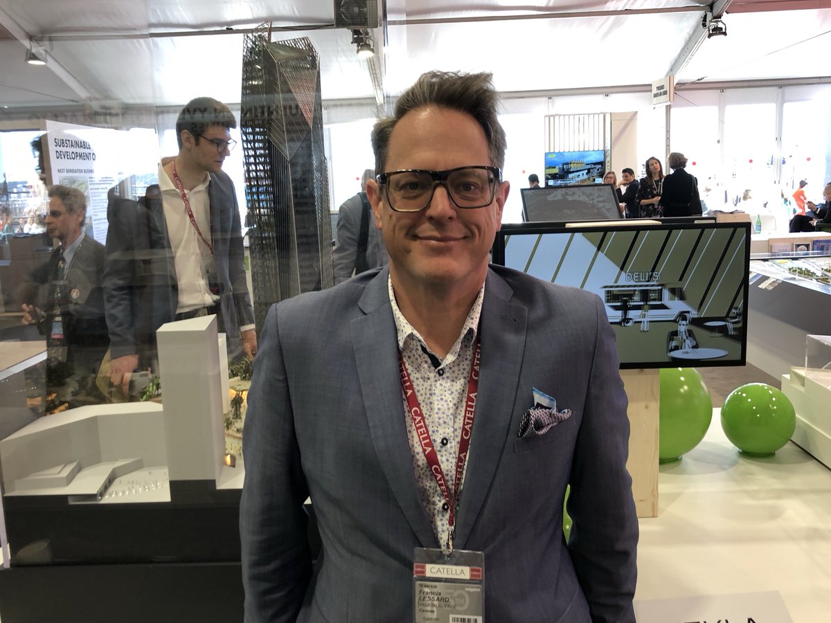 GraphSynergie's tweet image. 🚩Wrap-up de notre deuxième journée au MIPIM
Les maquettes physiques ont aussi la cote cette année: quand la technologie croise le traditionnel 🏘
Notre président, @Francis Lessard, est allé à leur rencontre 👥

#MIPIM30 #MIPIM2019 #Day2 #TechMeetsTrad