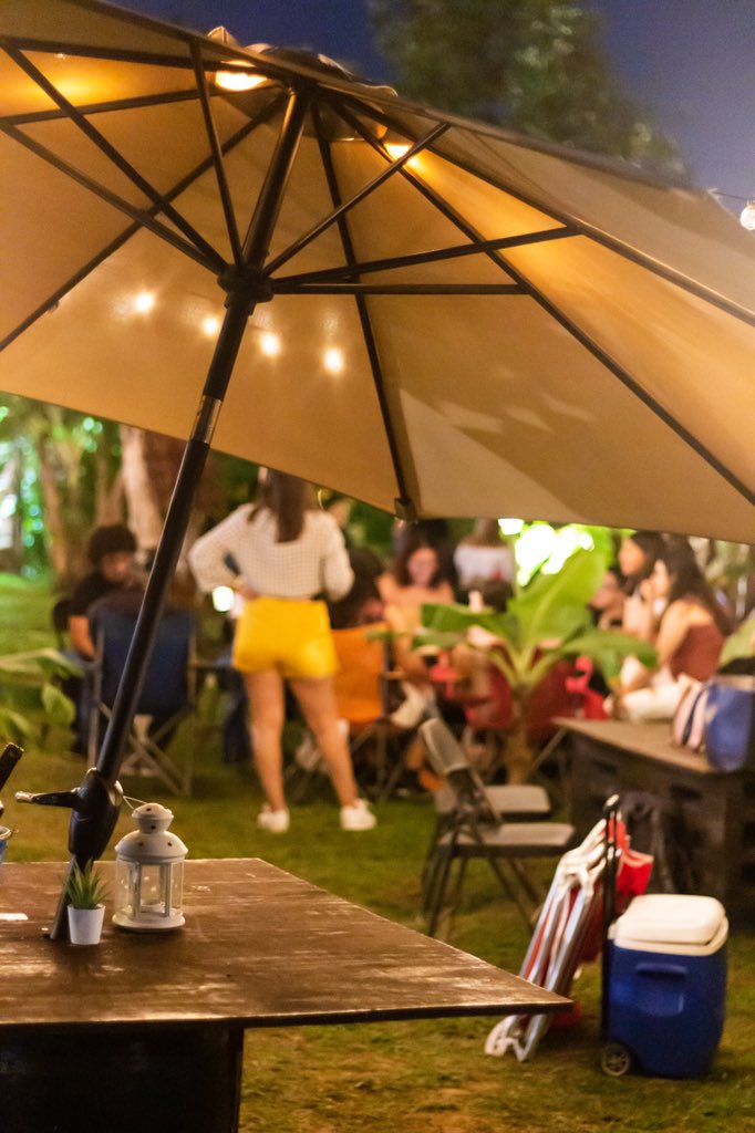 Instagram y Facebook no funcionan pero no importa, seguimos activos en Twitter.

Taguea al corillo que traerias a nuestro local empezando mañana, Jueves, hasta el domingo